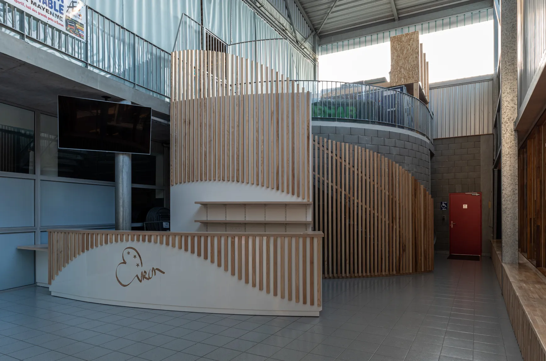 intérieur avec un escalier